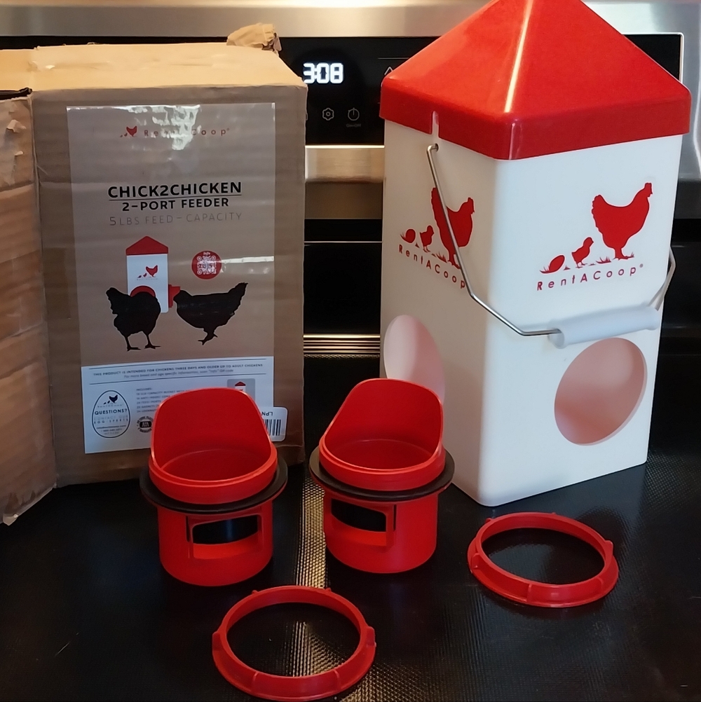 CHICK2CHICKEN 2-Port Feeder – White with Red & Blue Accents - Picture 8 of 9